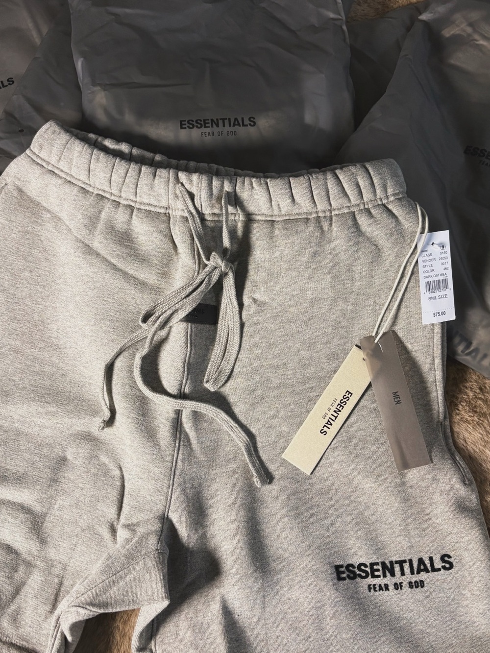 ESSENTIAL SHORTS